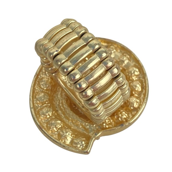 Rhinestone Nautilus Statement Ring  Cocktail in Gold - Picture 3 of 11